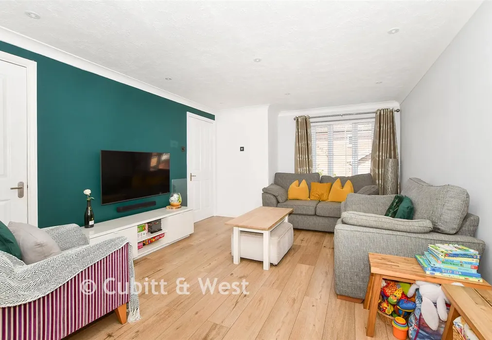 Lounge - Longsdon Way, Caterham, Surrey - Wards of Kent