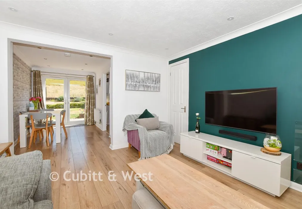 Lounge - Longsdon Way, Caterham, Surrey - Wards of Kent