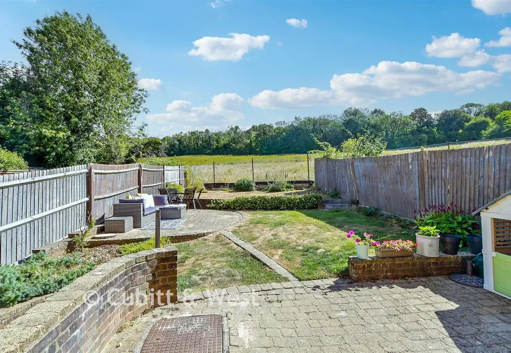 Rear Garden - Longsdon Way, Caterham, Surrey - Wards of Kent