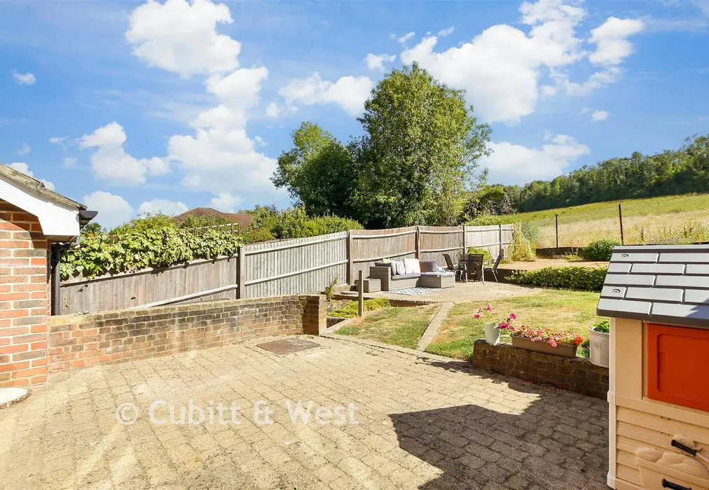 Rear Garden - Longsdon Way, Caterham, Surrey - Wards of Kent