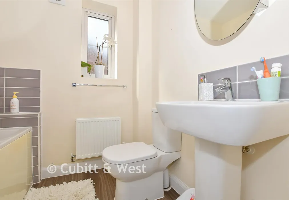 Bathroom - Daffodil Way, Havant, Hampshire - Wards of Kent