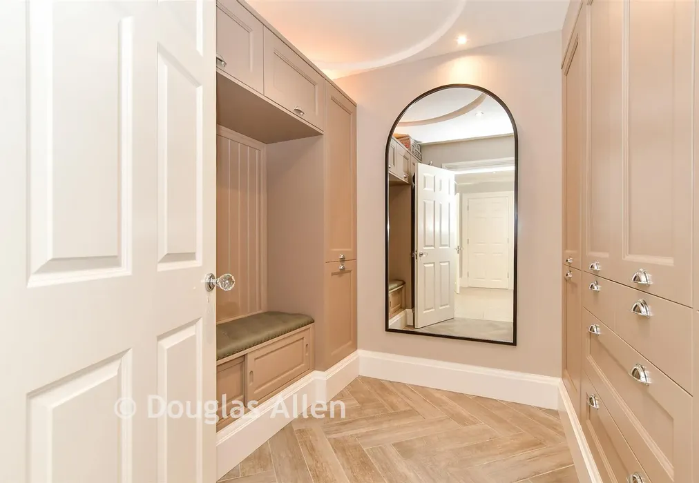 Boot/Utility Room - Theydon Grove, Epping, Essex - Wards of Kent