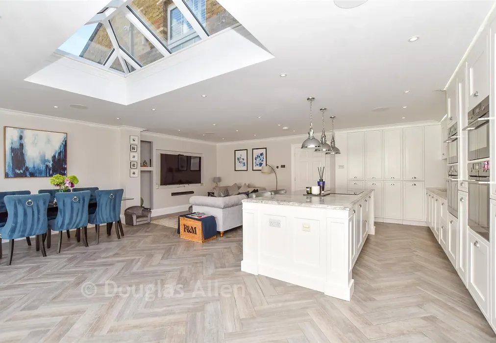 Kitchen/Family Area - Theydon Grove, Epping, Essex - Wards of Kent