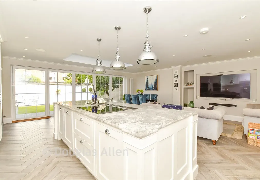 Kitchen/Family Area - Theydon Grove, Epping, Essex - Wards of Kent