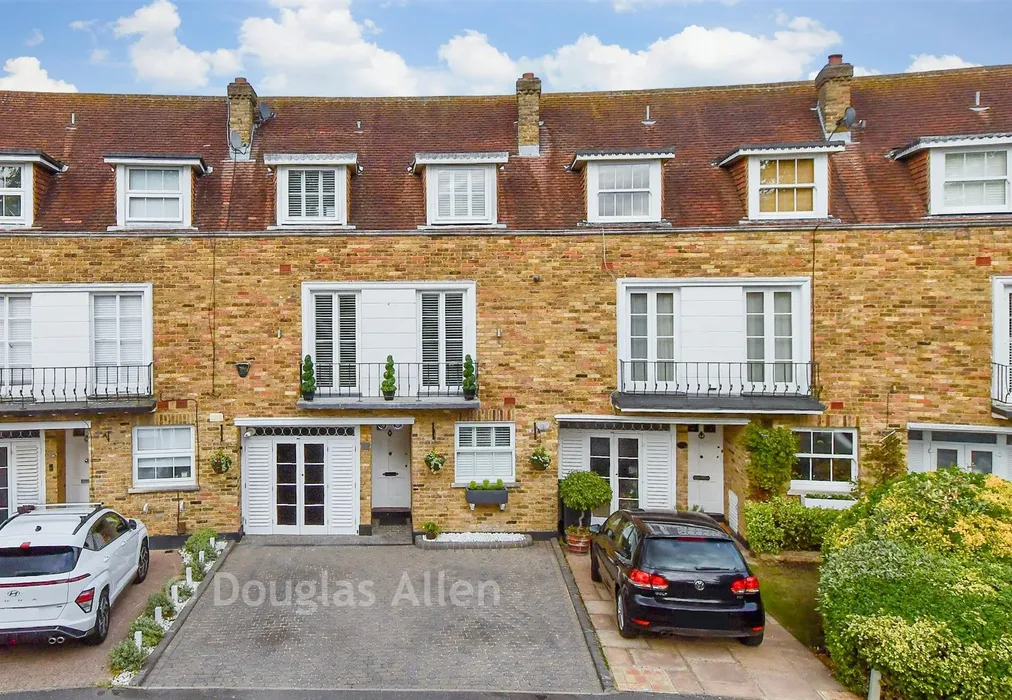 External - Theydon Grove, Epping, Essex - Wards of Kent