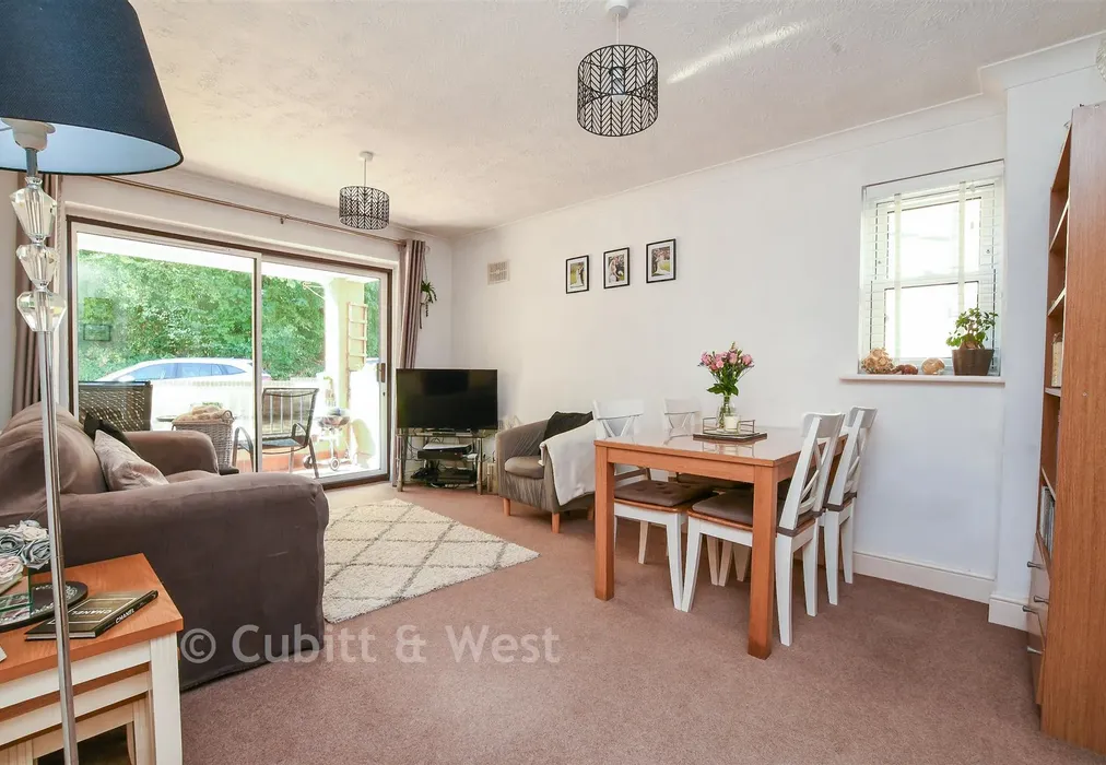 Lounge - Elm Road, Redhill, Surrey - Wards of Kent
