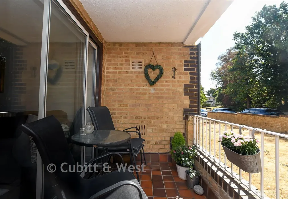 Balcony - Elm Road, Redhill, Surrey - Wards of Kent
