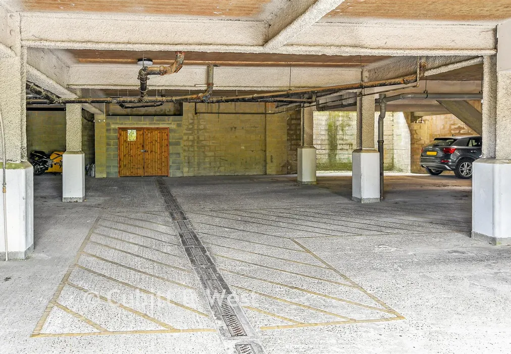 Driveway/Parking - Elm Road, Redhill, Surrey - Wards of Kent