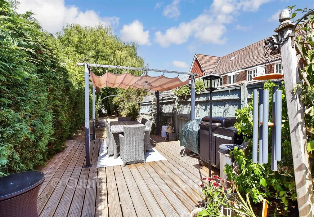 Rear Garden - Povey Cross Road, Horley, Surrey - Wards of Kent