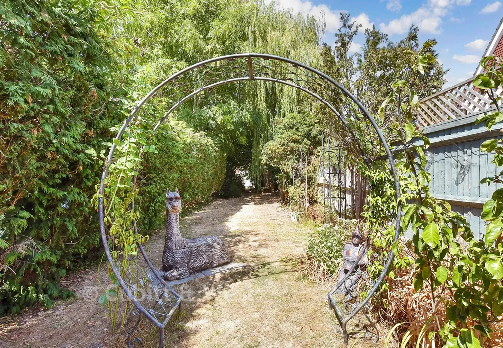 Rear Garden - Povey Cross Road, Horley, Surrey - Wards of Kent