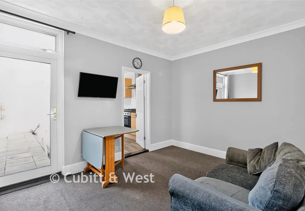 Dining Room - Bath Road, Southsea, Hampshire - Wards of Kent