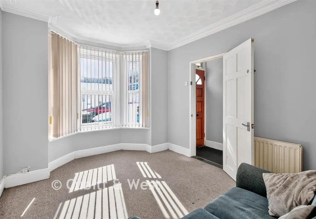 Lounge - Bath Road, Southsea, Hampshire - Wards of Kent