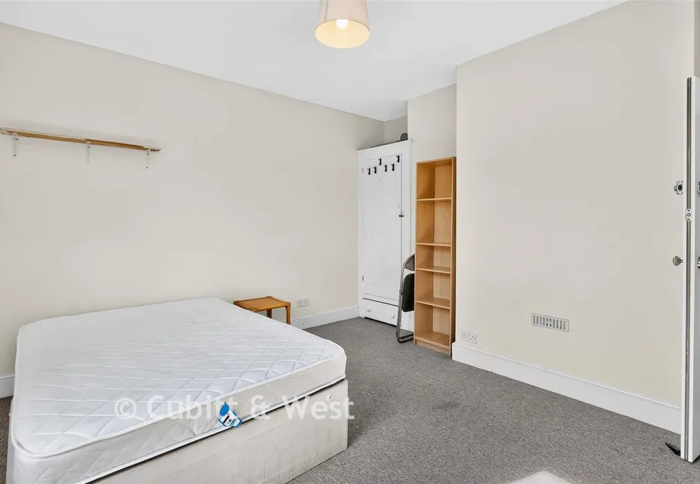 Bedroom 1 - Bath Road, Southsea, Hampshire - Wards of Kent
