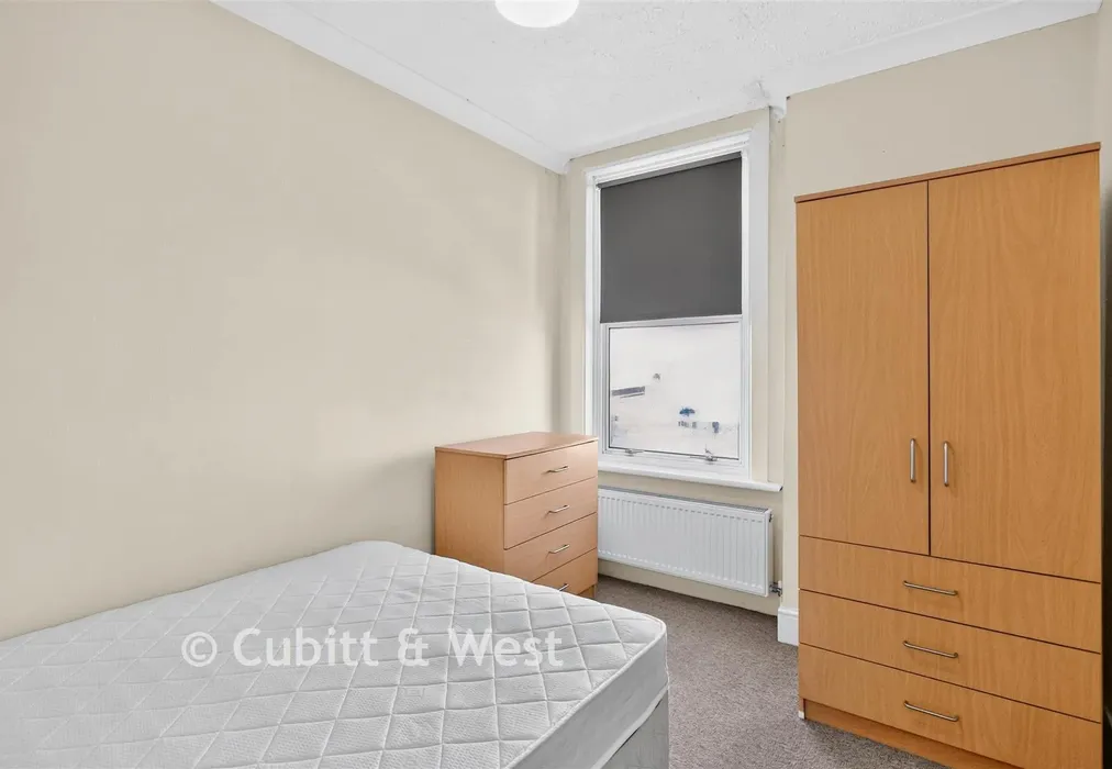 Bedroom 3 - Bath Road, Southsea, Hampshire - Wards of Kent