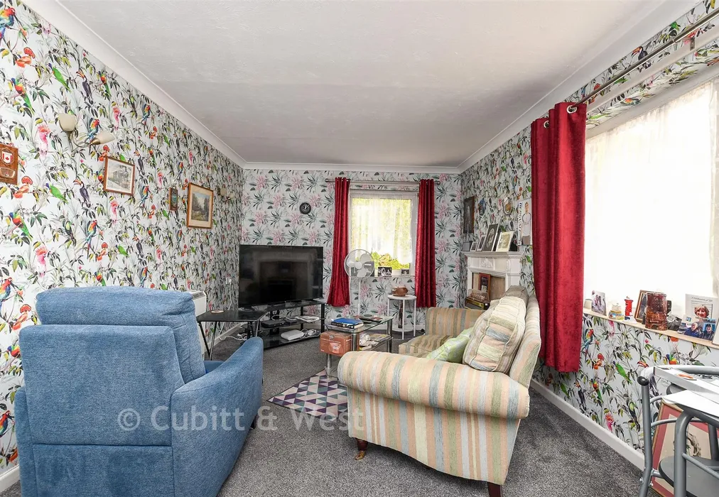 Lounge - Linkfield Lane, Redhill, Surrey - Wards of Kent