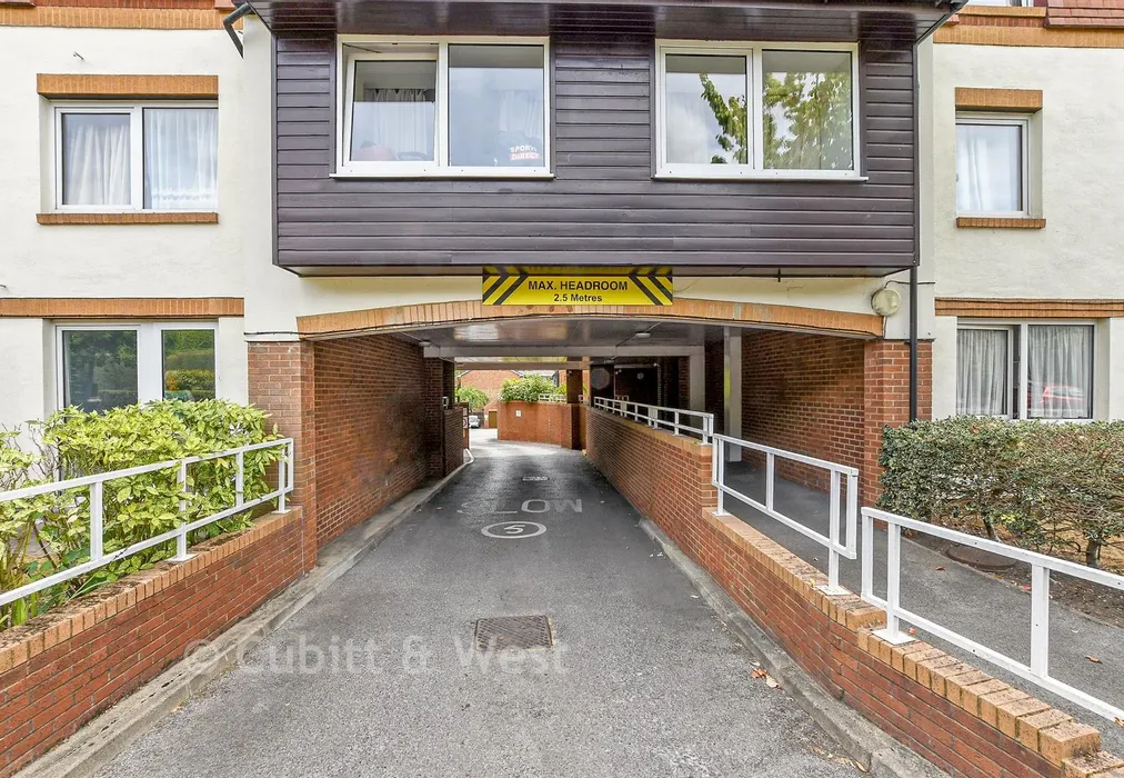 Driveway/Parking - Linkfield Lane, Redhill, Surrey - Wards of Kent