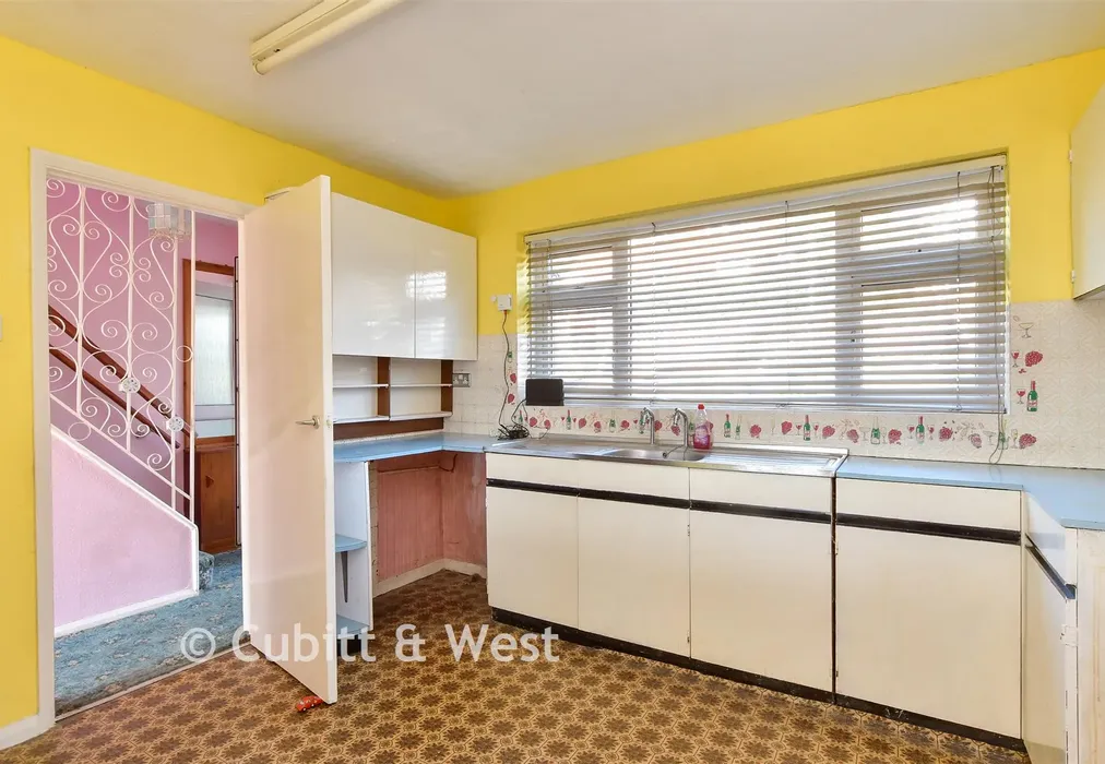 Kitchen - Lambourne Road, Brighton, East Sussex - Wards of Kent