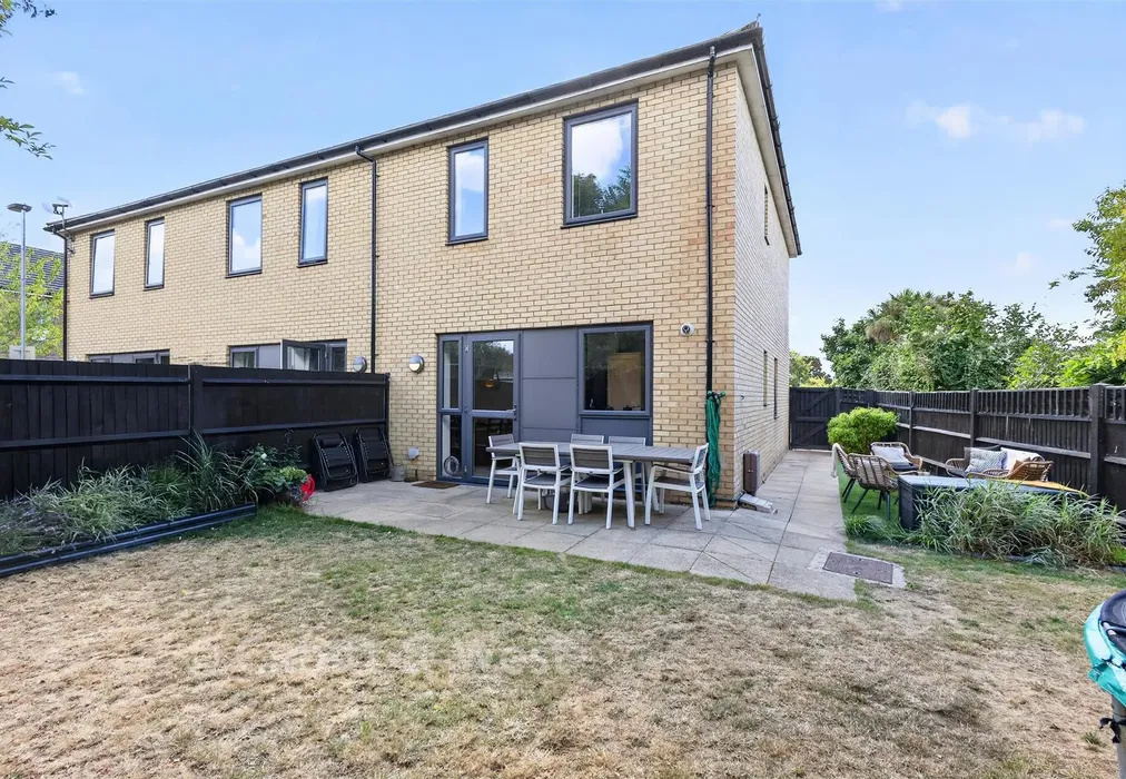 Rear Garden - Prinsted Gardens, Southbourne, West Sussex - Wards of Kent