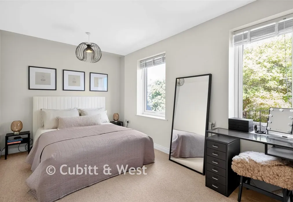 Bedroom 1 - Prinsted Gardens, Southbourne, West Sussex - Wards of Kent