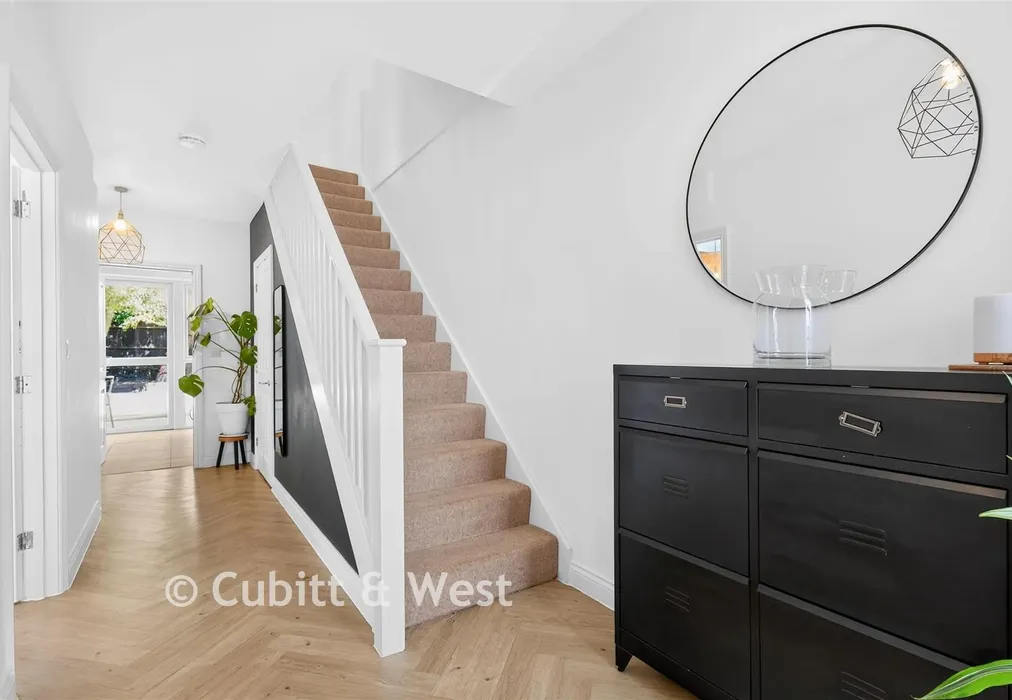 Hallway - Prinsted Gardens, Southbourne, West Sussex - Wards of Kent