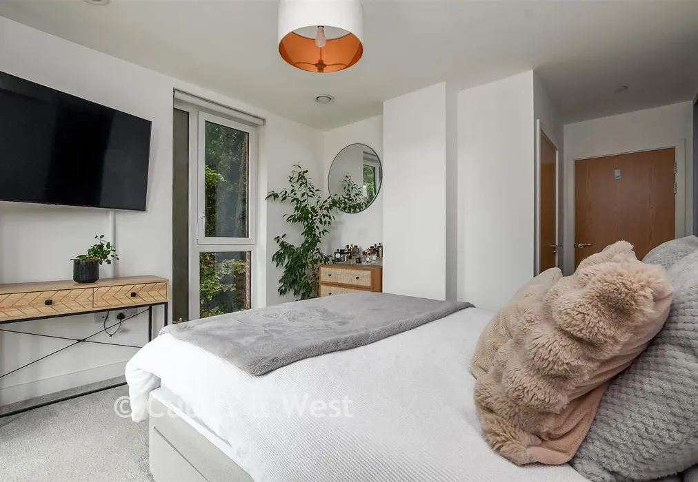 Bedroom 1 - Marketfield Way, Redhill, Surrey - Wards of Kent