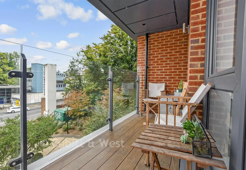 Balcony / Terrace - Marketfield Way, Redhill, Surrey - Wards of Kent