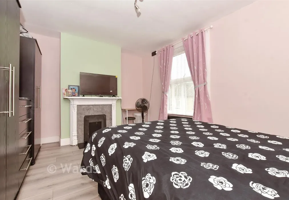 Bedroom 1 - Odo Road, Dover, Kent - Wards of Kent