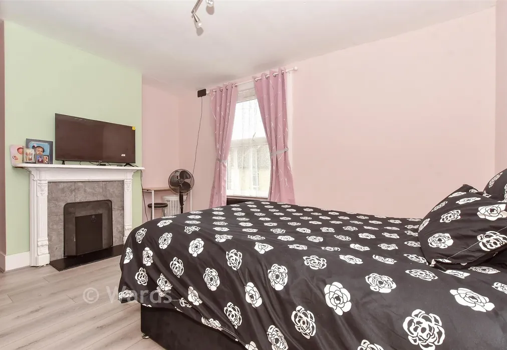 Bedroom 1 - Odo Road, Dover, Kent - Wards of Kent