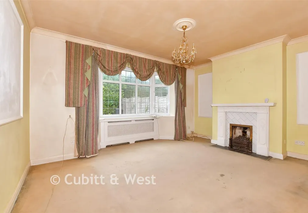 Sitting Room - Ashurst Road, Tadworth, Surrey - Wards of Kent