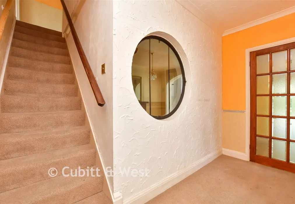 Entrance Hall - Ashurst Road, Tadworth, Surrey - Wards of Kent