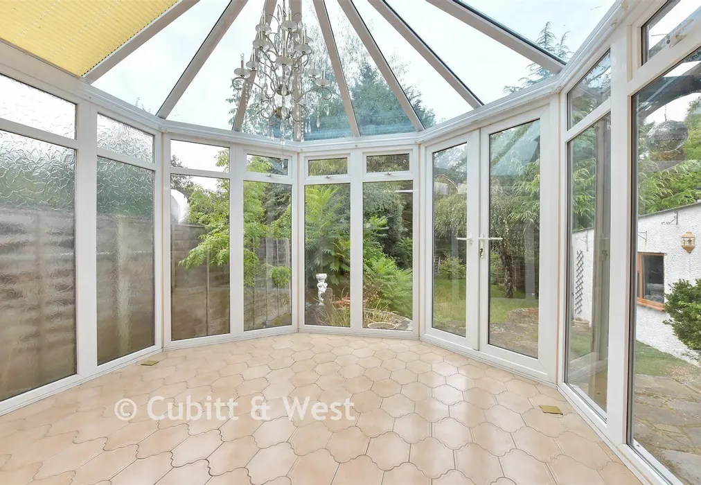 Conservatory - Ashurst Road, Tadworth, Surrey - Wards of Kent
