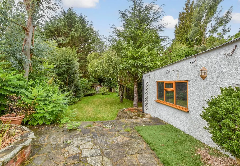 Rear Garden - Ashurst Road, Tadworth, Surrey - Wards of Kent