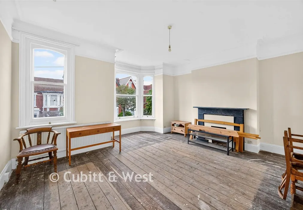 Bedroom 1 - St. David's Road, Southsea, Hampshire - Wards of Kent