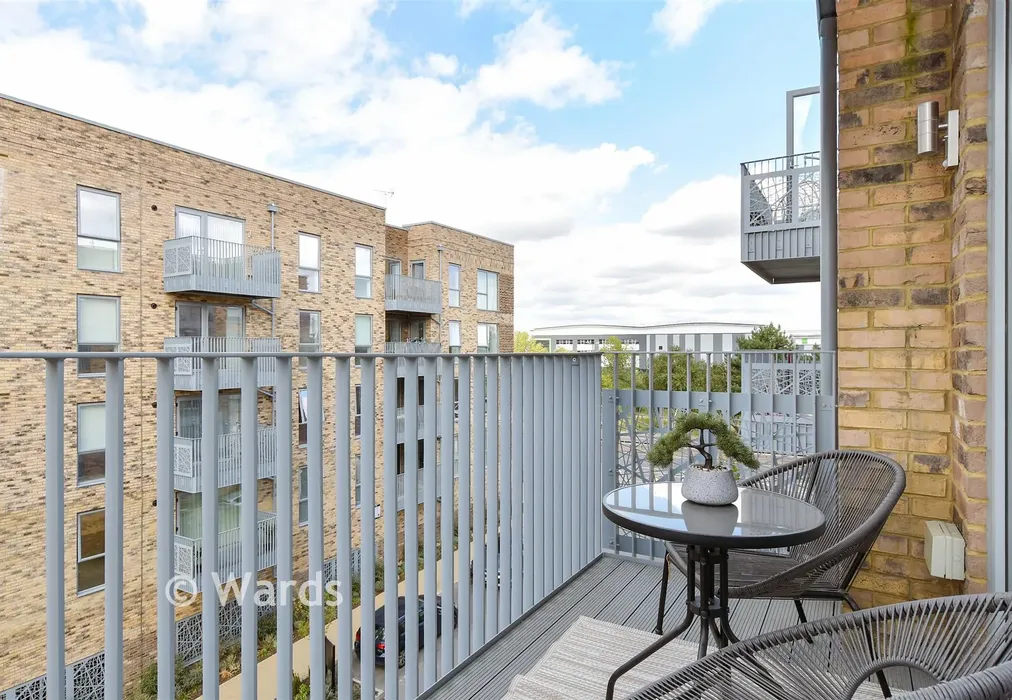 Balcony - Liberty Court, Dartford, Kent - Wards of Kent