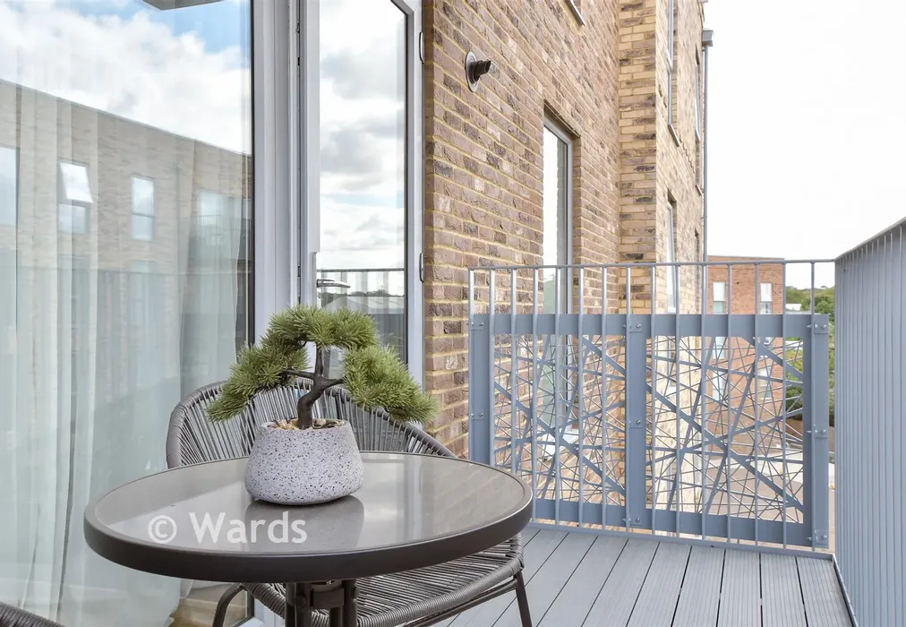 Balcony - Liberty Court, Dartford, Kent - Wards of Kent