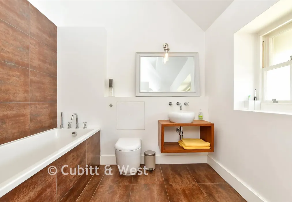 Bathroom - High Street, Barcombe, Lewes, East Sussex - Wards of Kent