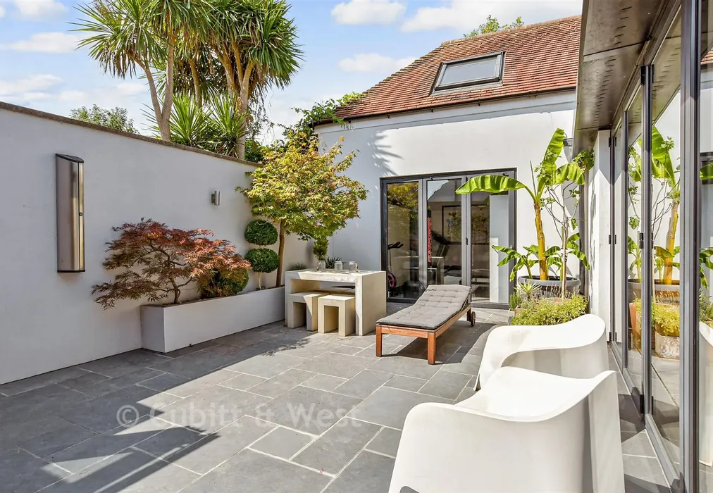 Rear Garden - High Street, Barcombe, Lewes, East Sussex - Wards of Kent
