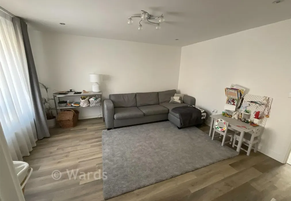 Lounge - Ovens Road, Weldon, Swanscombe, Kent - Wards of Kent