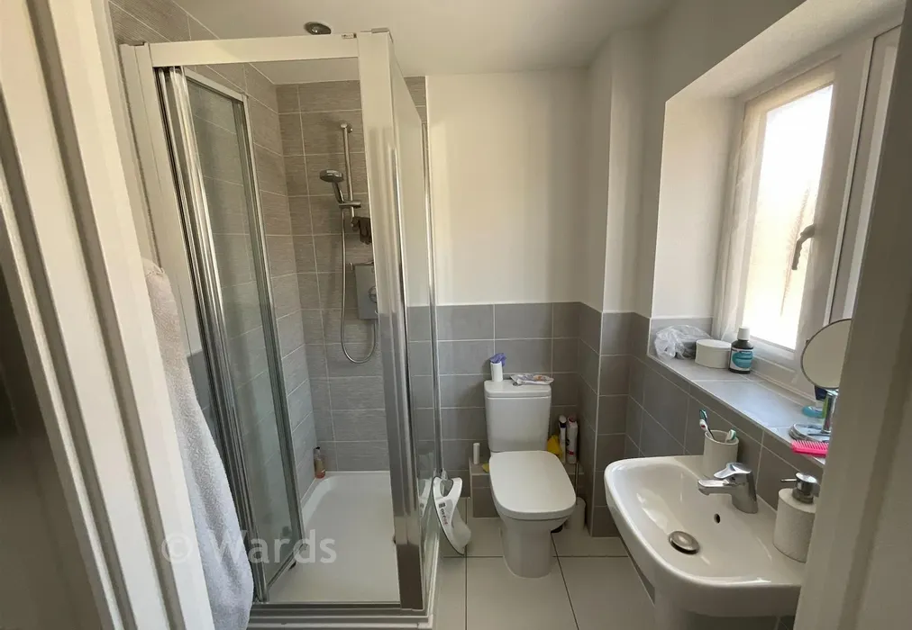 En-Suite Shower Room - Ovens Road, Weldon, Swanscombe, Kent - Wards of Kent