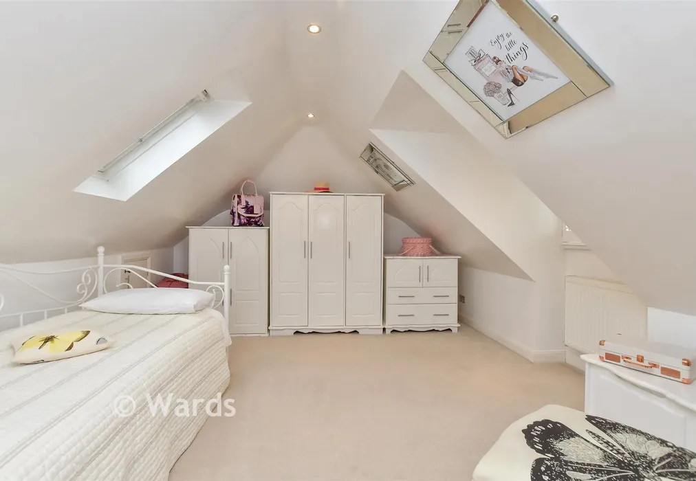 Bedroom 4 - Kingfisher Close, Iwade, Sittingbourne, Kent - Wards of Kent