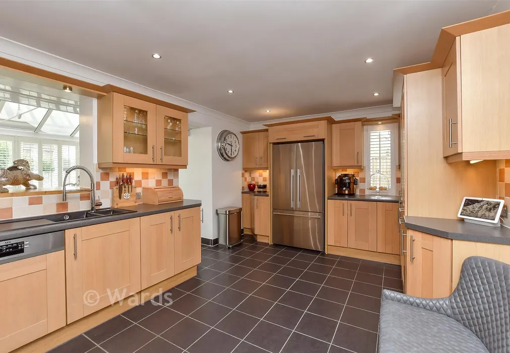 Kitchen - Kingfisher Close, Iwade, Sittingbourne, Kent - Wards of Kent