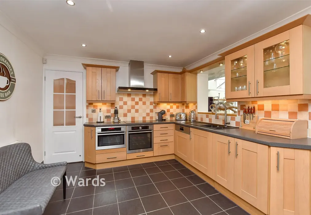 Kitchen - Kingfisher Close, Iwade, Sittingbourne, Kent - Wards of Kent