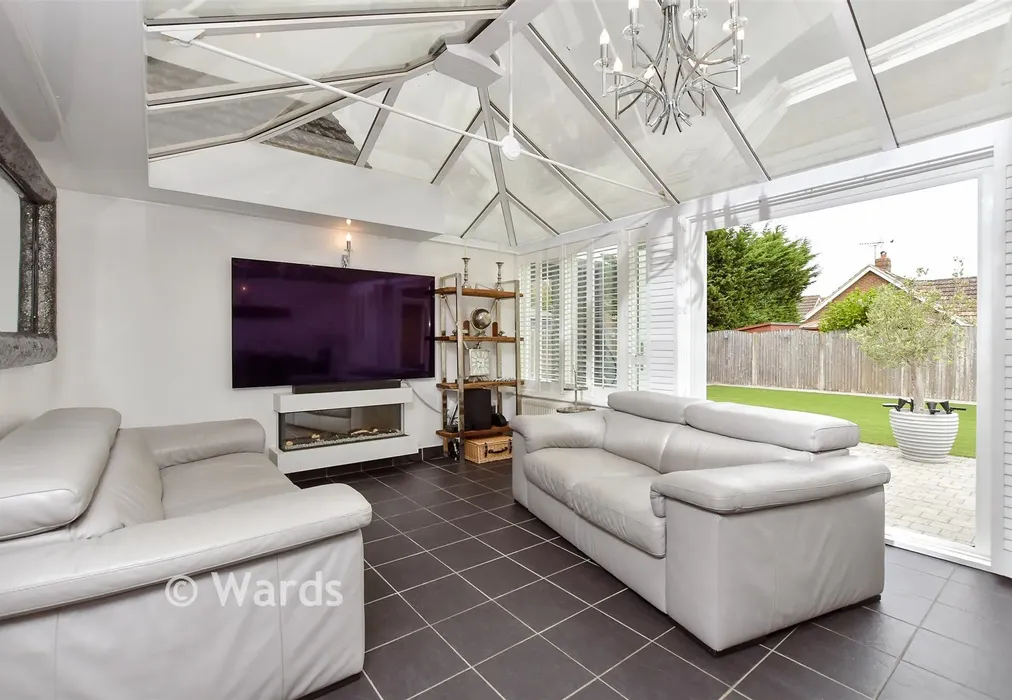Conservatory - Kingfisher Close, Iwade, Sittingbourne, Kent - Wards of Kent