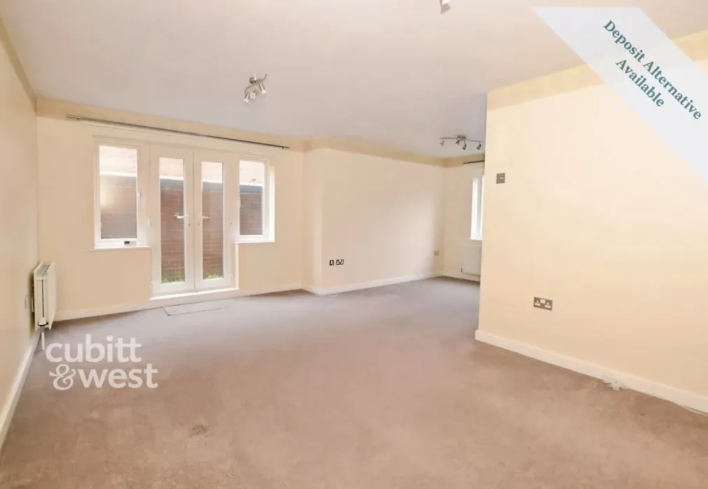 Lounge/Diner - Garland Road, East Grinstead, RH19 - Wards of Kent