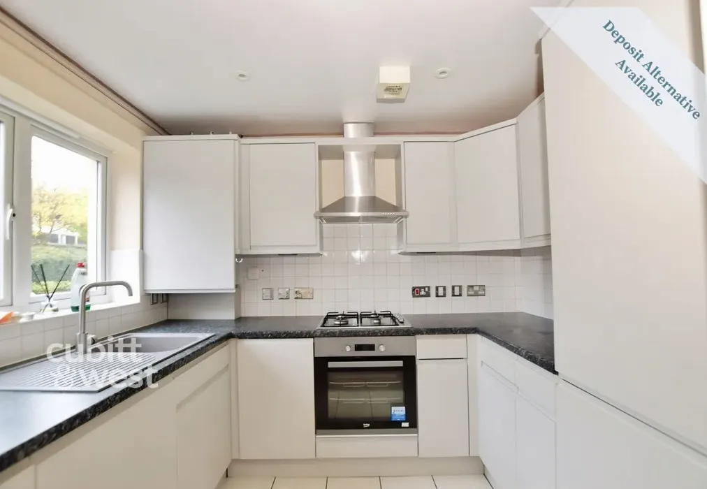 Kitchen - Garland Road, East Grinstead, RH19 - Wards of Kent