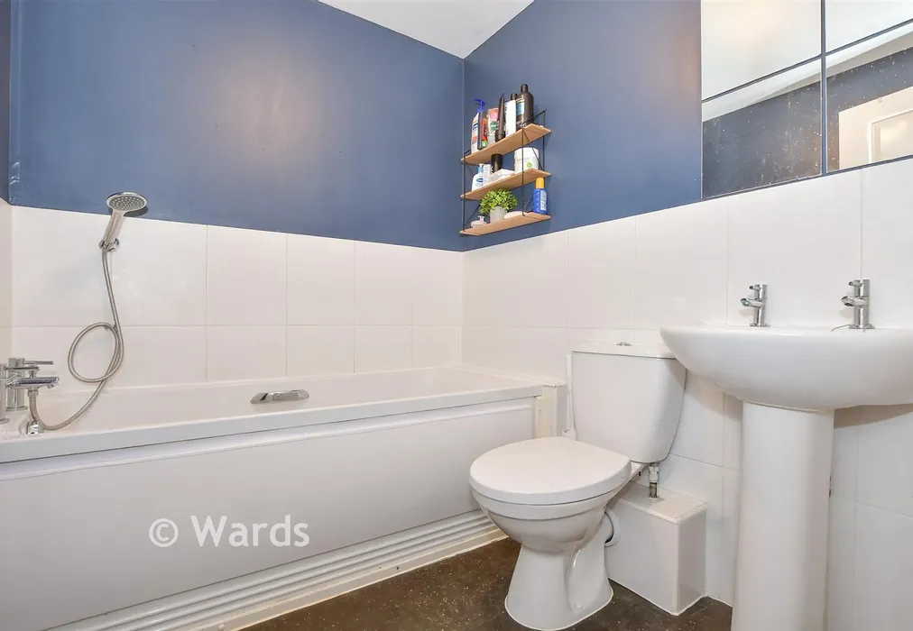 Bathroom - Roman Way, Boughton Monchelsea, Maidstone, Kent - Wards of Kent