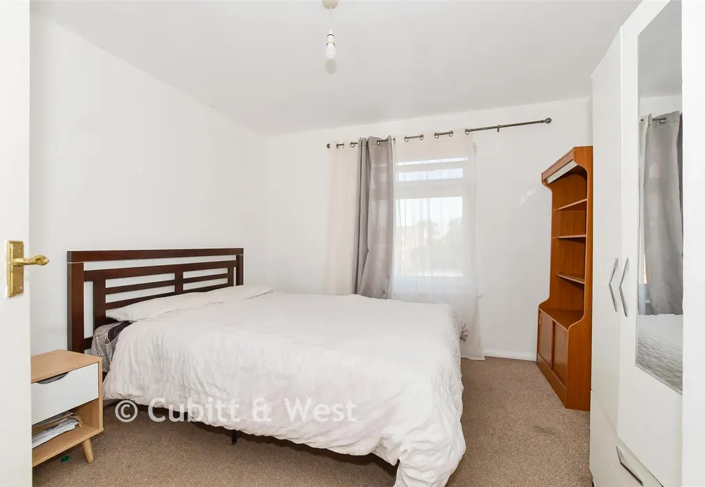 Bedroom - Conway Drive, Sutton, Surrey - Wards of Kent