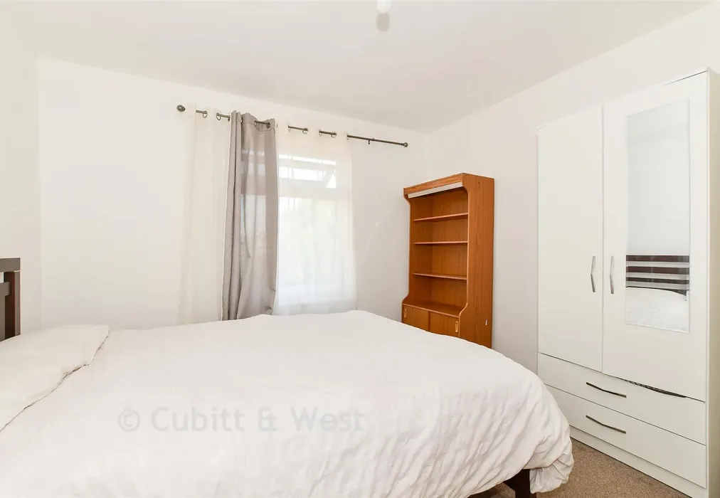 Bedroom - Conway Drive, Sutton, Surrey - Wards of Kent