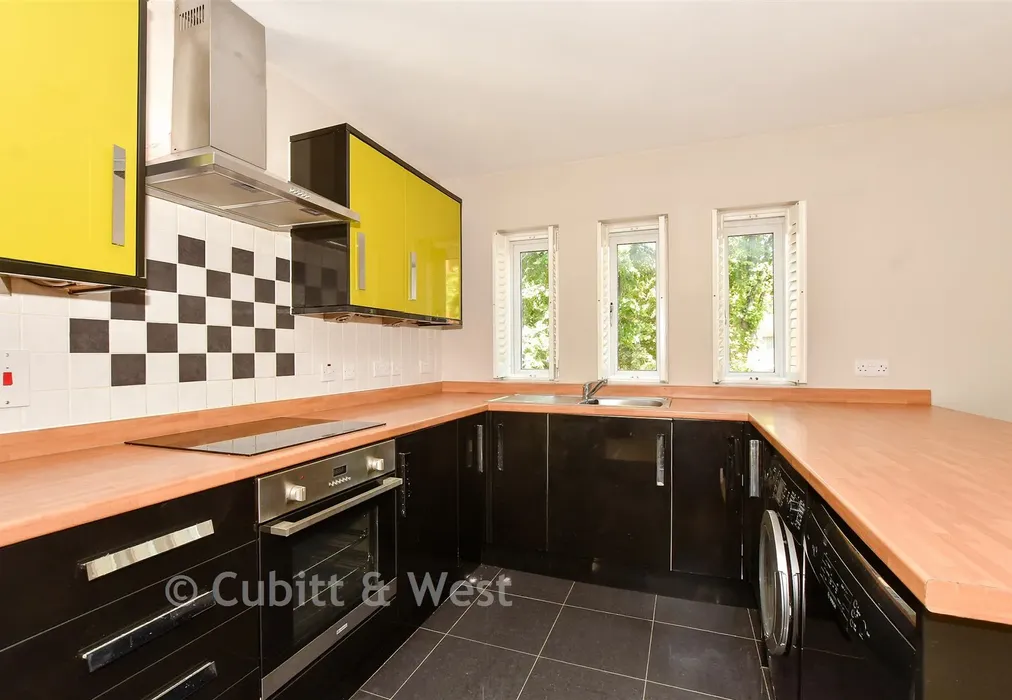 Lounge/Kitchen - Grove Road, Sutton, Surrey - Wards of Kent