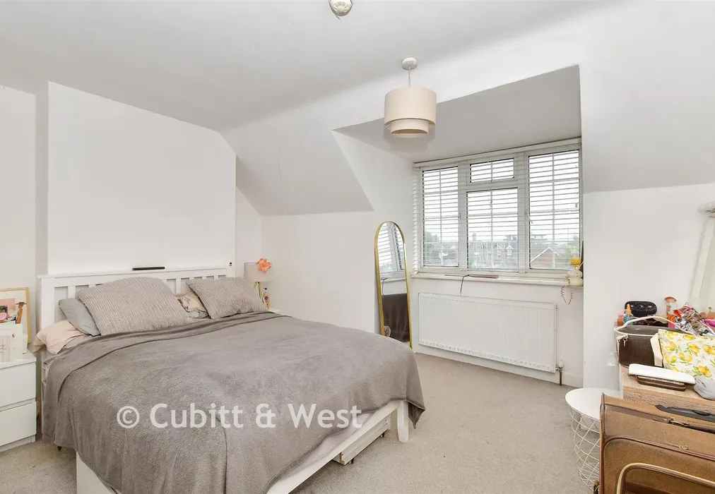 Bedroom 2 - London Road, East Grinstead, West Sussex - Wards of Kent